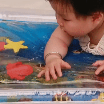 AquaBaby_Tummy_Time_Water_Mat_Fun_Learning_for_Babies-gif1
