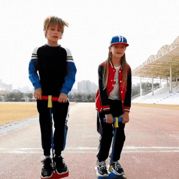 Squeaky_Pogostick_for_Little_Heroes-gif1